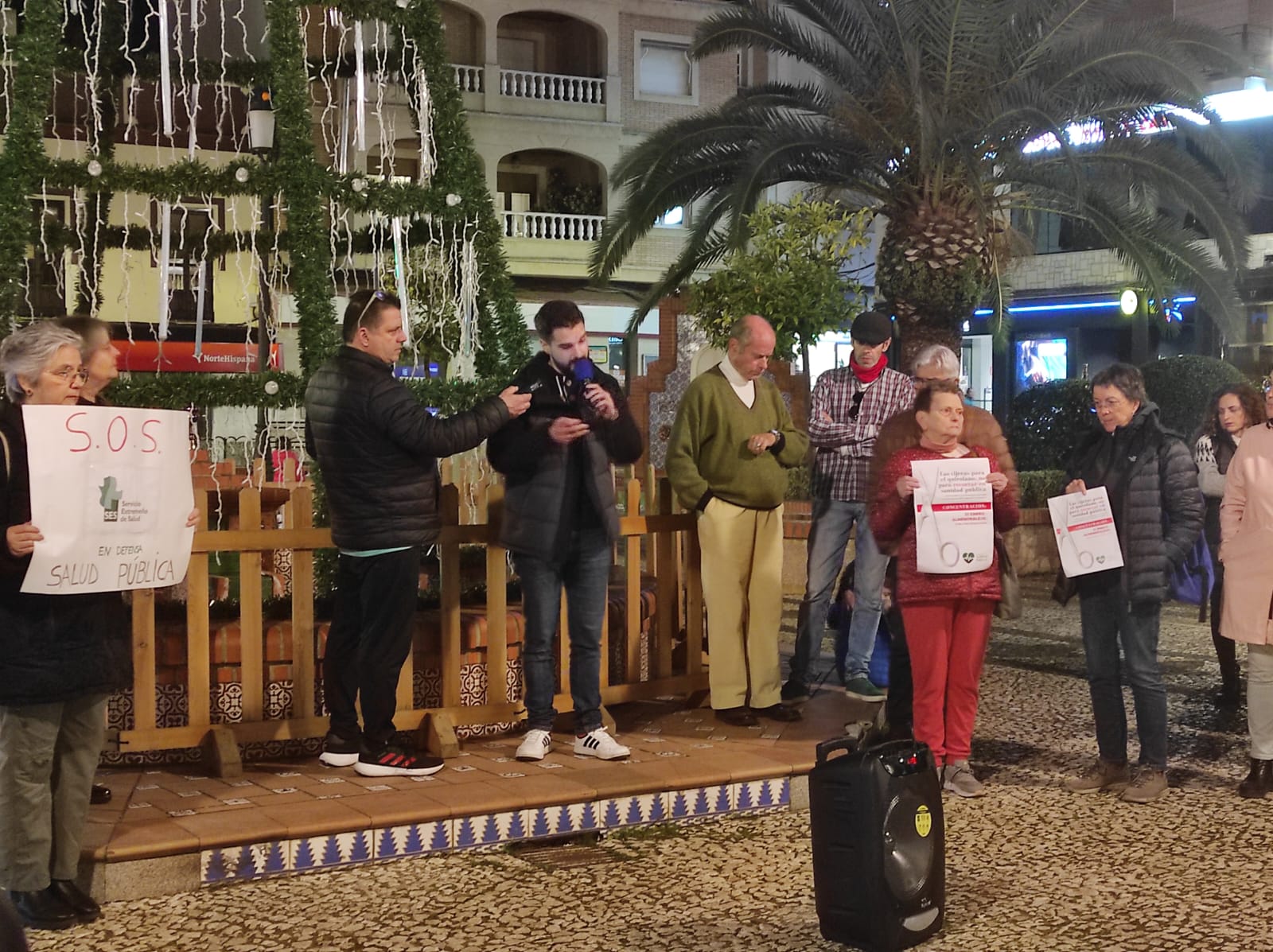 Concentración por la Sanidad Pública en Almendralejo